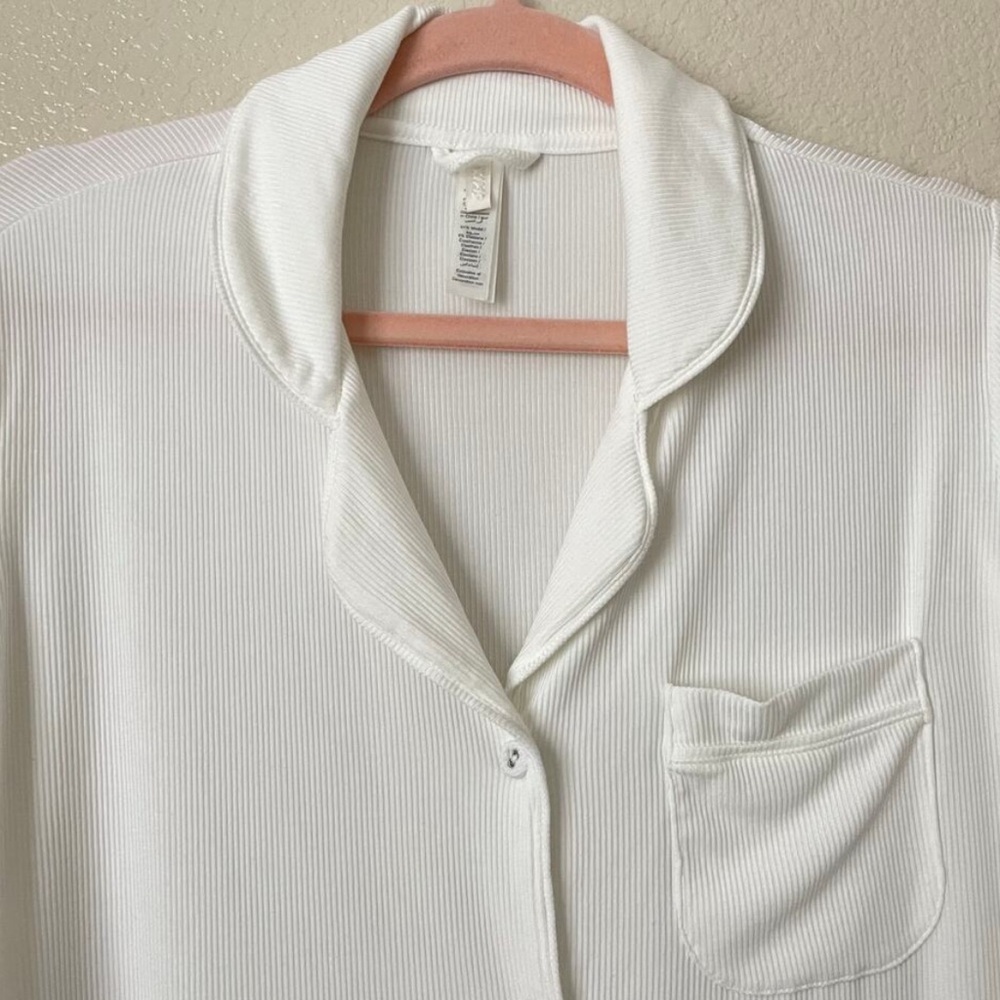 Skims Pajama Top Womens Small White Soft Lounge Button Up Long Sleeve Loungewear